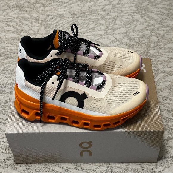 On cloud - cloudmonster - Picture 9 of 10